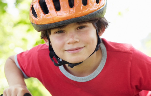 boy_with_helmet